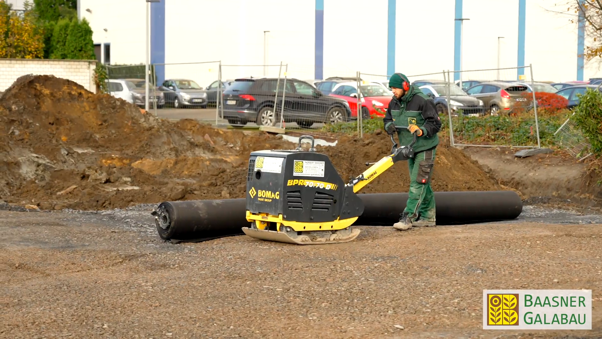 Verlegen von Kunststoffrohren auf der Baustelle